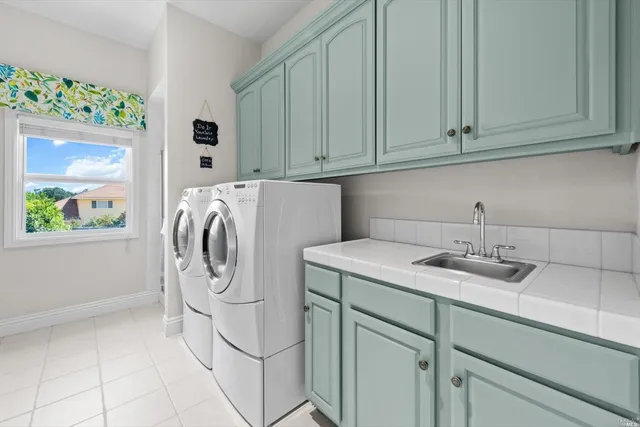 $1,350,000 | 6041 North Vine Street, Vacaville, CA 95688