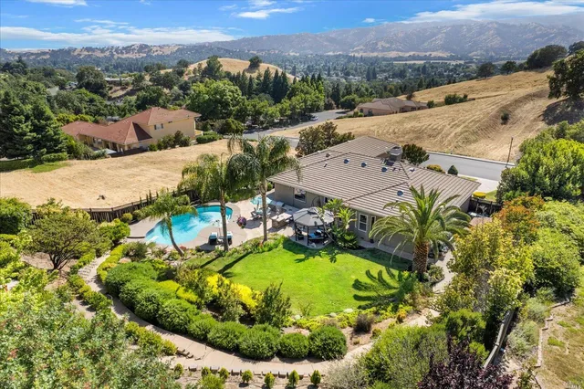 $1,350,000 | 6041 North Vine Street, Vacaville, CA 95688