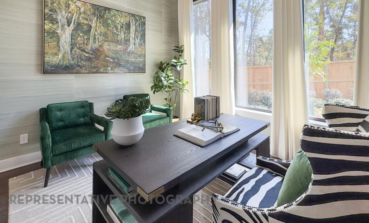 5402 Verona Ridge Drive Fulshear, TX 77406 - Photo 28 of 49 a living room with furniture and a potted plant