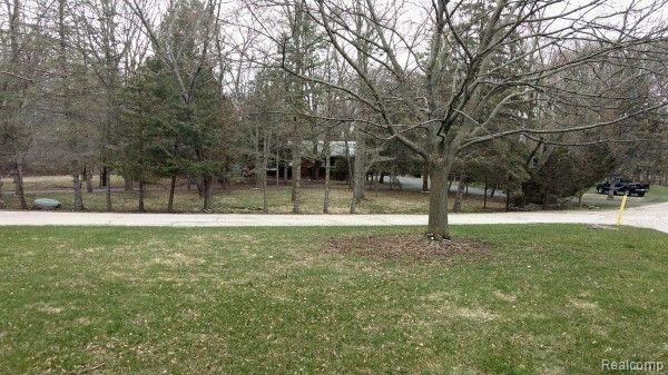 4199 Charing Cross Road Bloomfield Hills, MI 48304 - Photo 7 of 13 IMG_20180417_145828102_HDR.jpg