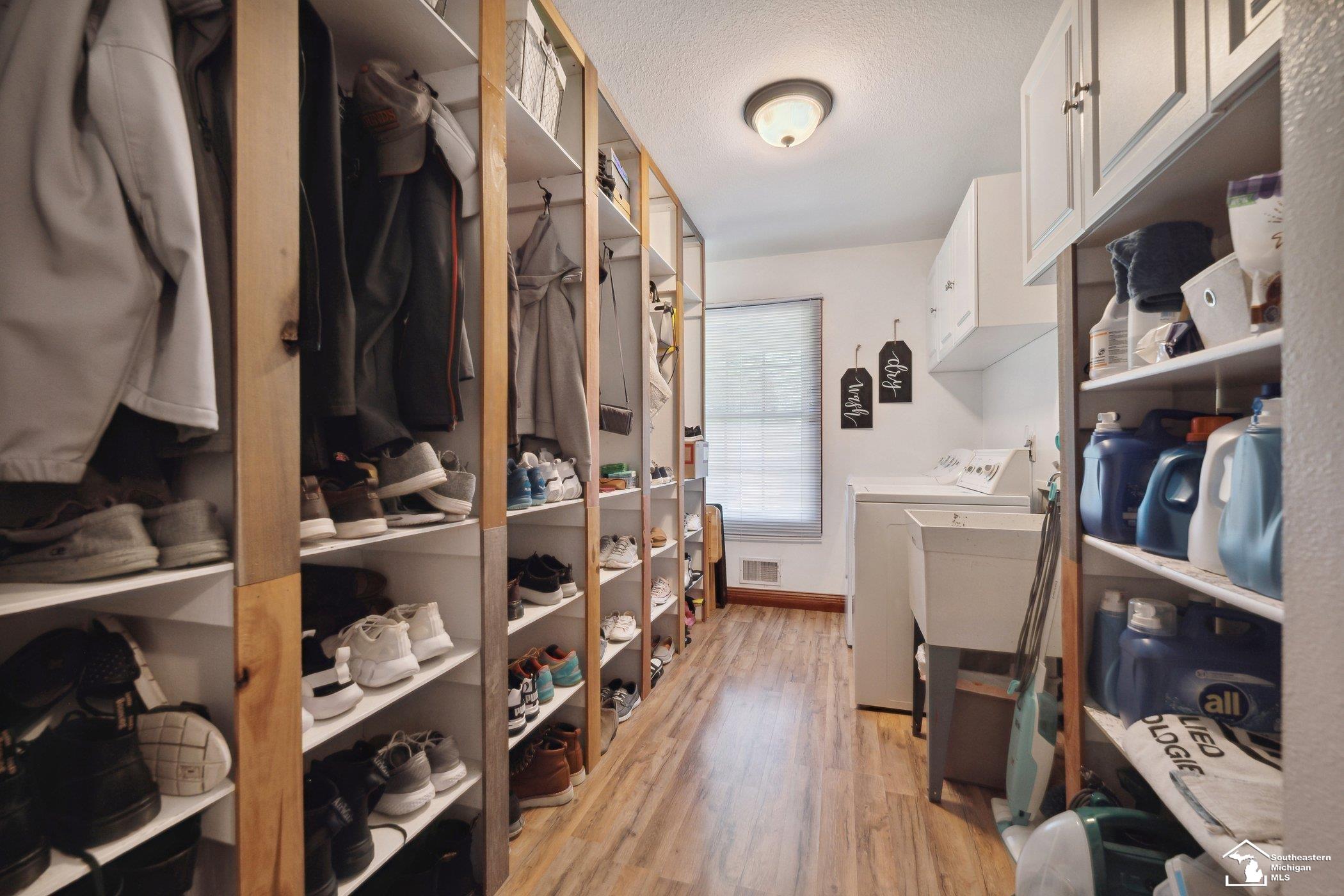 7307 Kruse Road Petersburg, MI 49270 - Photo 18 of 49 Individual Coat Cubbies!