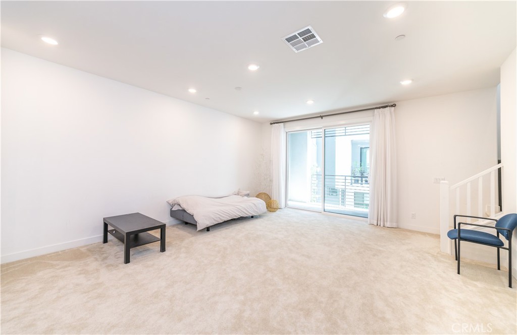 352 Transport Tustin, CA 92782 - Photo 4 of 10