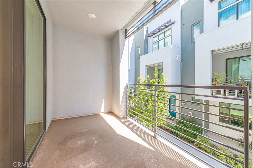 352 Transport Tustin, CA 92782 - Photo 6 of 10