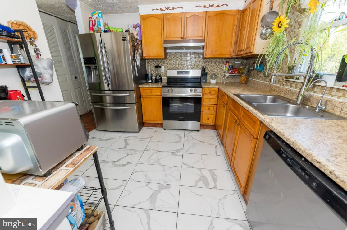 550 Logan Street Frederick, MD 21701 - Photo 7 of 39