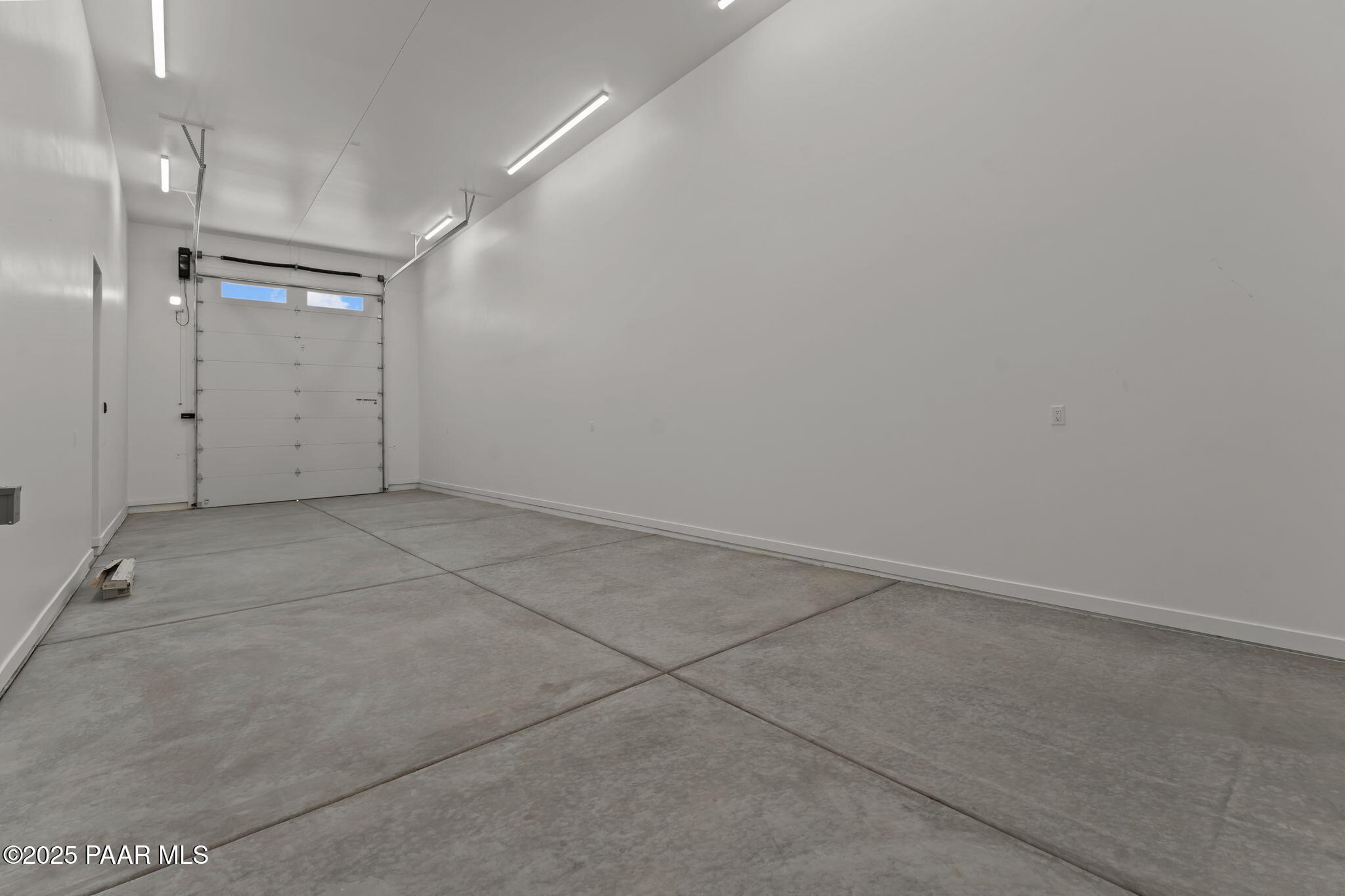 21032 West Skinner Road Wittmann, AZ 85361 - Photo 31 of 34 a view of an empty room