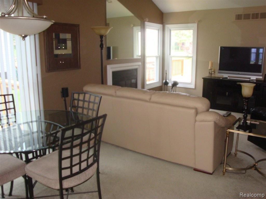 1616 Stonecrest Drive Rochester, MI 48307 - Photo 8 of 14 Dining Area W/Doorwall to Deck