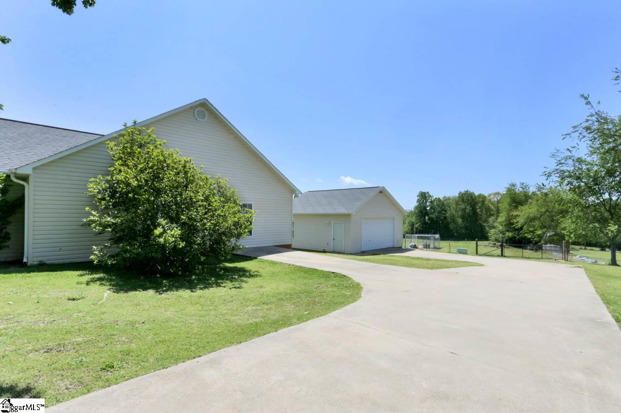 126 McCullough School Road Honea Path, SC 29654 - Photo 23 of 33