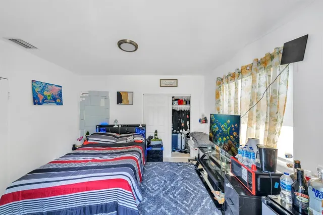 a view of a houses with a yard