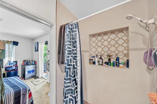 $690,000 | 16010 Northeast 5th Avenue, Miami, FL 33162