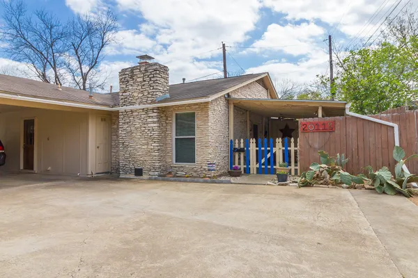 $2,500 | 2011 Meadowridge Drive, Unit B, Austin, TX 78704