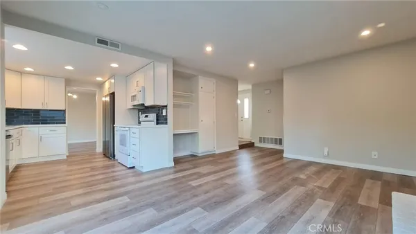 $5,600 | 15432 Alsace Circle, Irvine, CA 92604