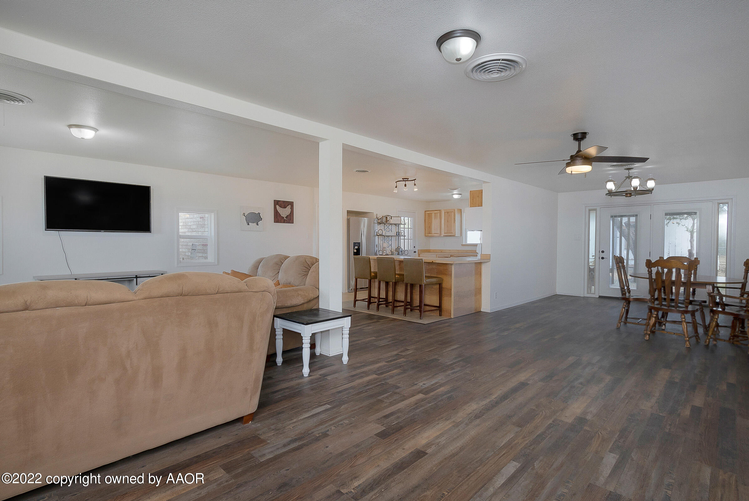 8690 Cliffside Road Amarillo, TX 79124 - Photo 11 of 29 011_Living Area 2