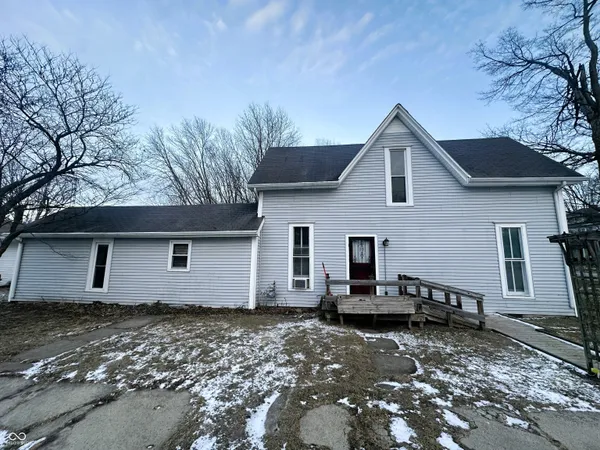 $199,900 | 302 East Washington Street, Waynetown, IN 47990