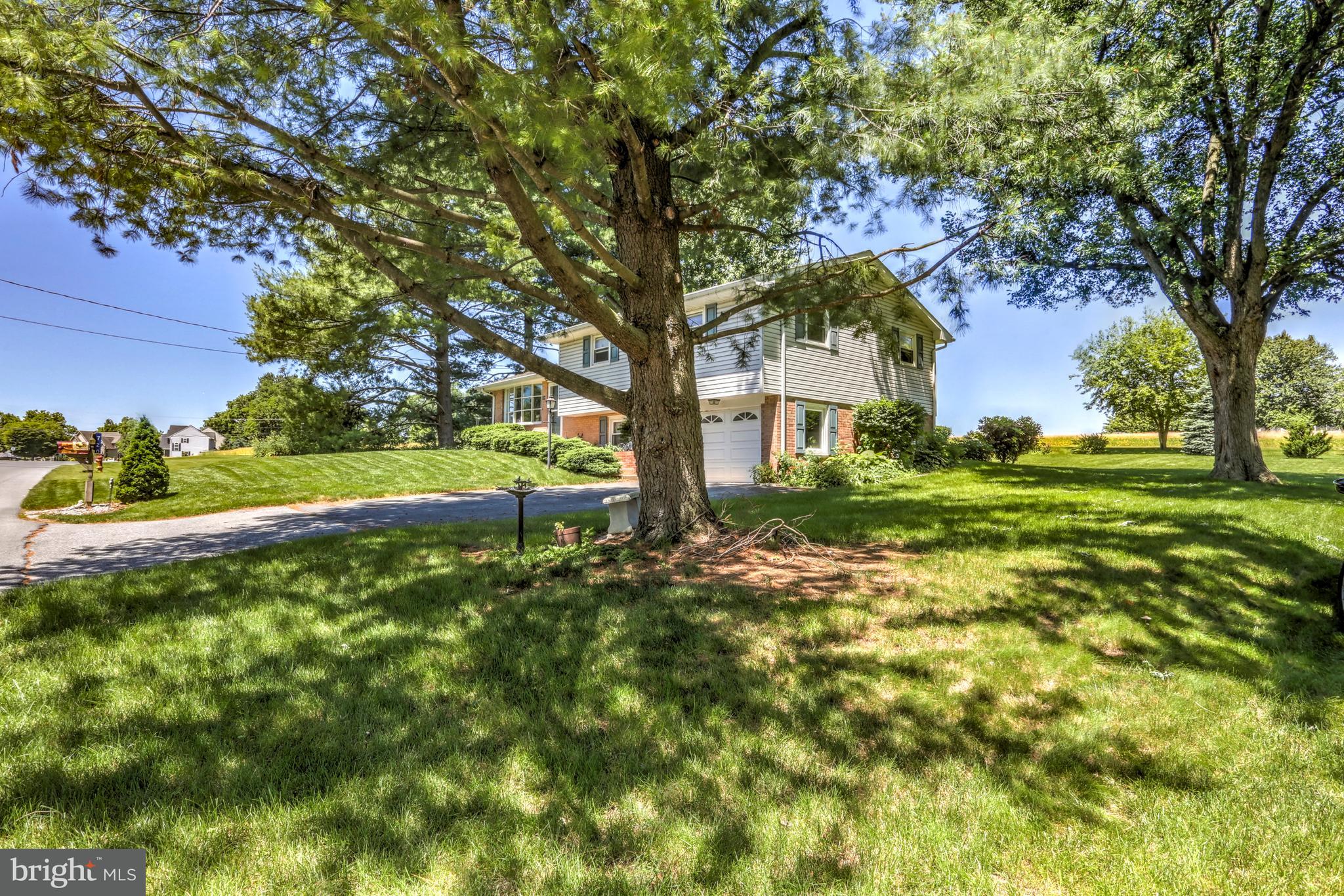 720 Jake Landis Road Lititz, PA 17543 - Photo 4 of 32