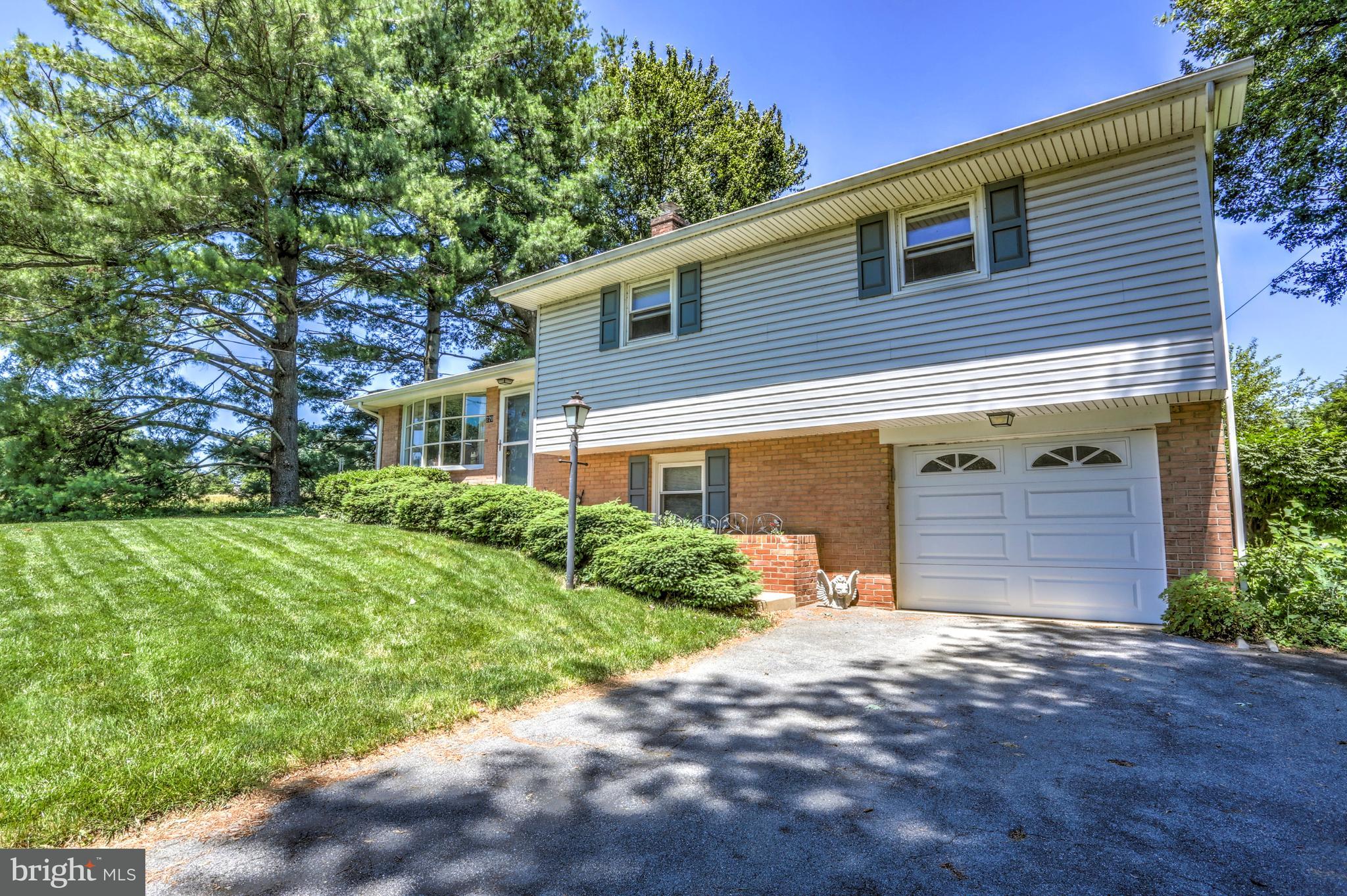 720 Jake Landis Road Lititz, PA 17543 - Photo 5 of 32