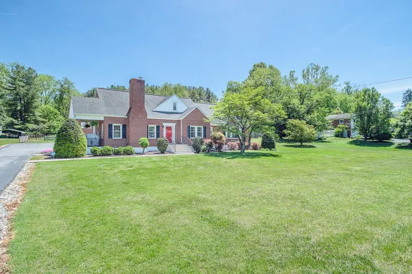 $429,000 | 5654 Langston Boulevard, Troutville, VA 24175