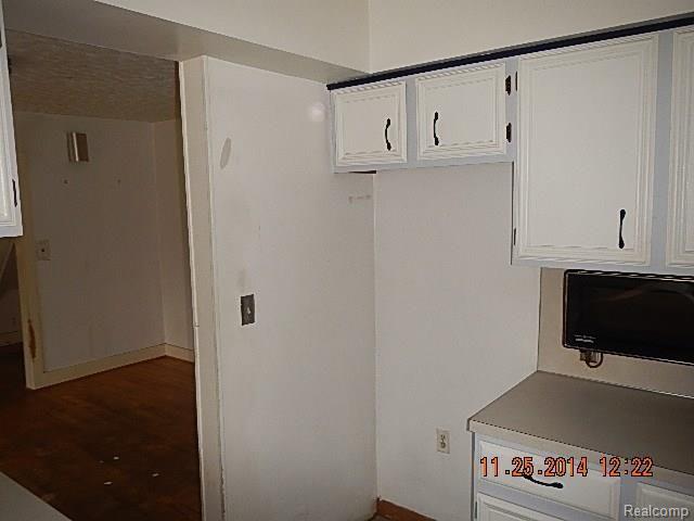 502 Brookside Road Ypsilanti, MI 48197 - Photo 11 of 19 11.jpg