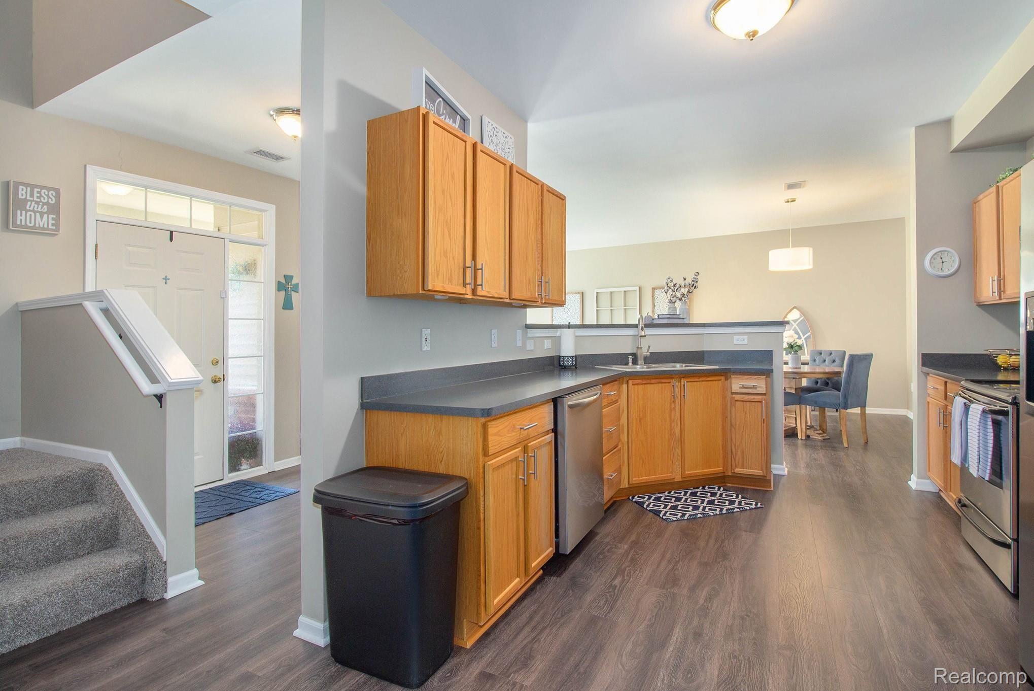 4296 Hampton Ridge Boulevard Howell, MI 48843 - Photo 9 of 20 IMG_0347.jpg