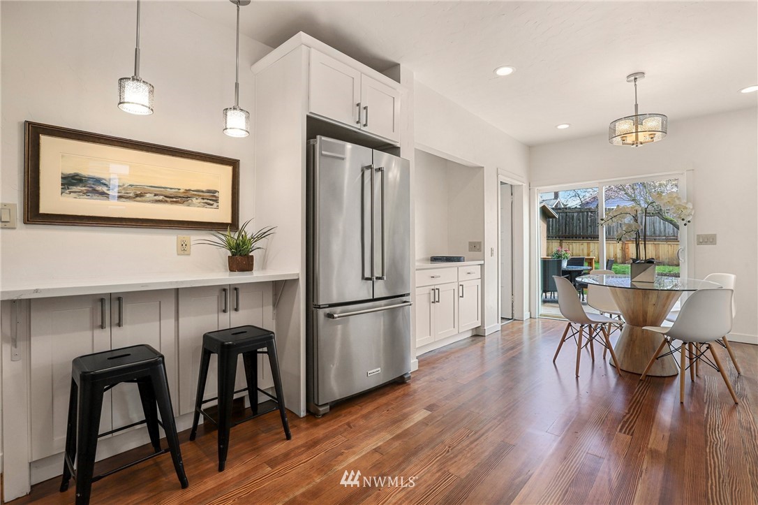 3924 Woodlawn Avenue North Seattle, WA 98103 - Photo 10 of 23