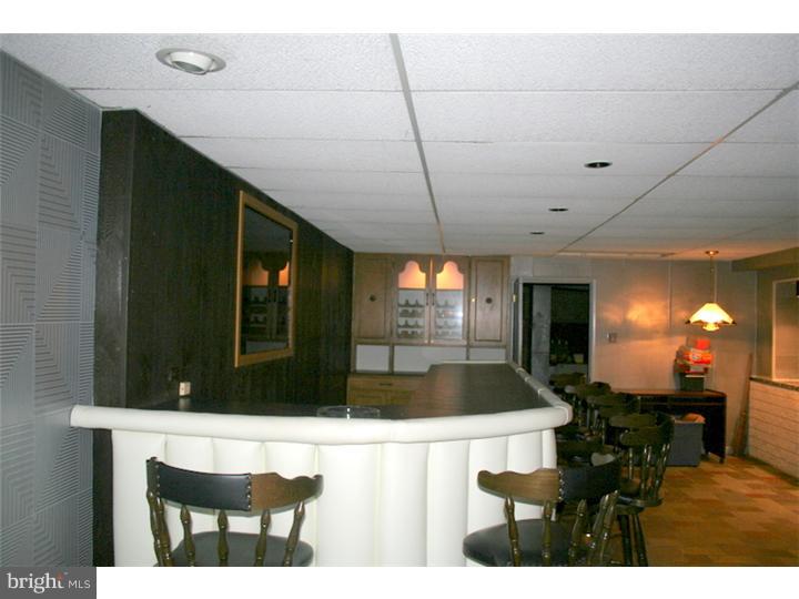 863 Milmar Road Radnor, PA 19073 - Photo 14 of 25 Butler Pantry