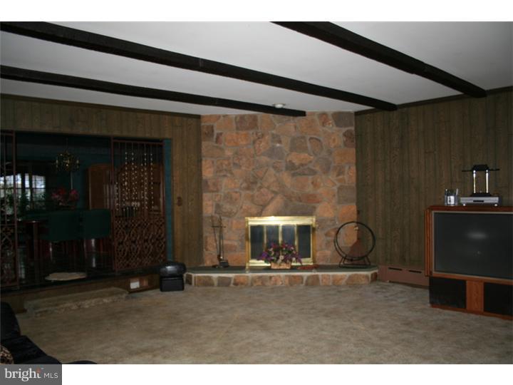 863 Milmar Road Radnor, PA 19073 - Photo 9 of 25 Family Room