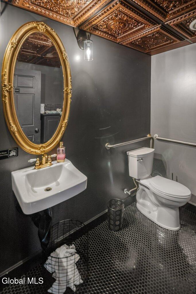 340 Hamilton Street Albany, NY 12210 - Photo 11 of 31 005-340-hamilton-street-albany-ny-usa-01