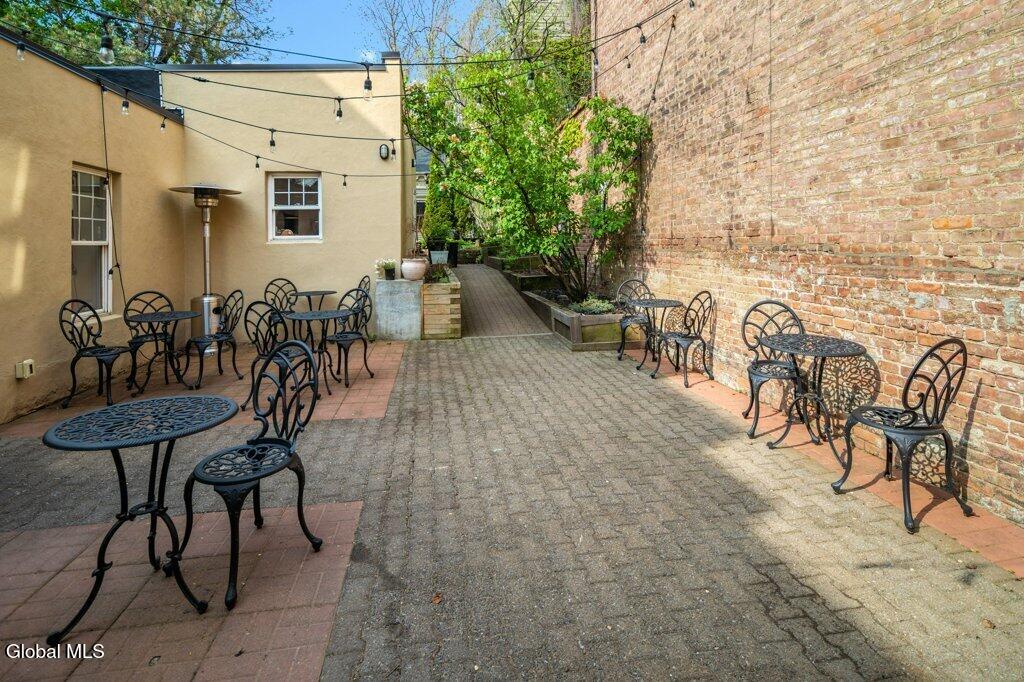 340 Hamilton Street Albany, NY 12210 - Photo 7 of 31 019-340-hamilton-street-albany-ny-usa-02