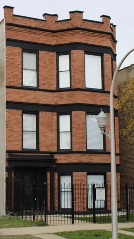 $575,000 | 3660 West Grenshaw Street, Chicago, IL 60624