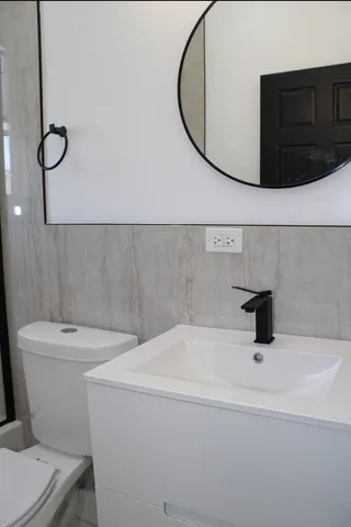 $575,000 | 3660 West Grenshaw Street, Chicago, IL 60624