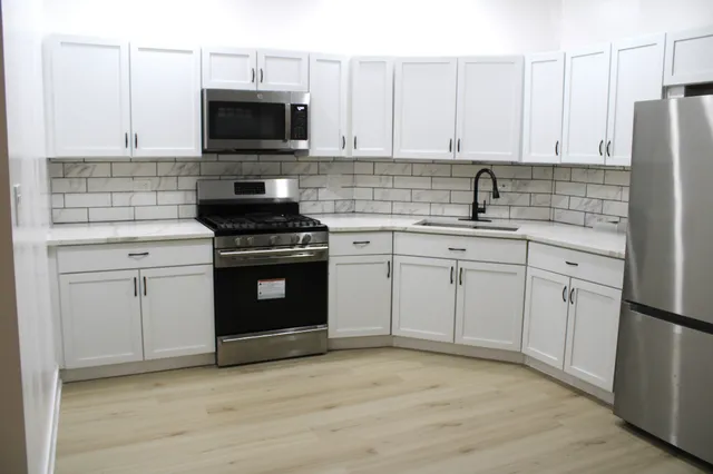 $575,000 | 3660 West Grenshaw Street, Chicago, IL 60624