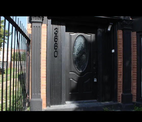 $575,000 | 3660 West Grenshaw Street, Chicago, IL 60624