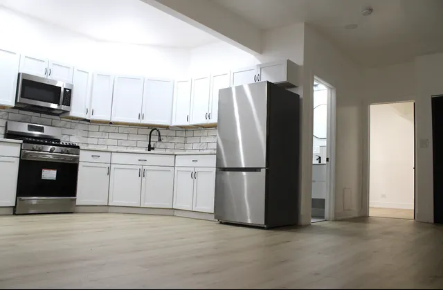 $575,000 | 3660 West Grenshaw Street, Chicago, IL 60624