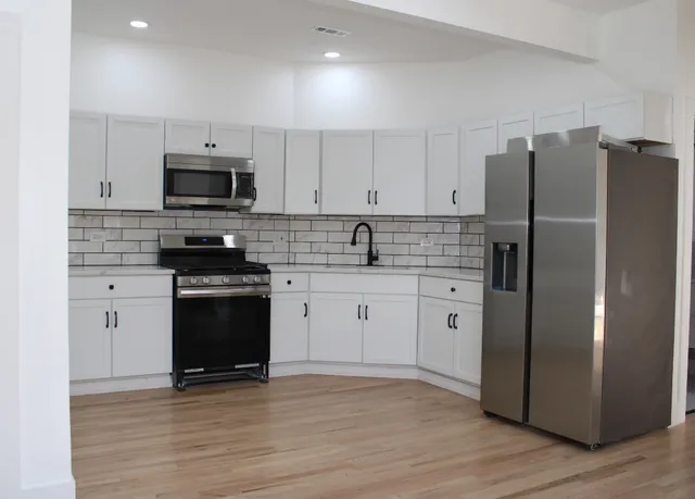 $575,000 | 3660 West Grenshaw Street, Chicago, IL 60624