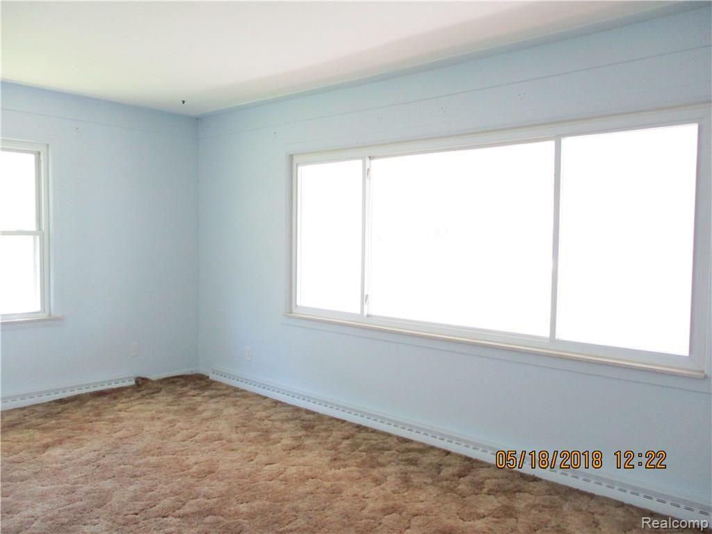 7526 Coldwater Road Flushing, MI 48433 - Photo 18 of 32