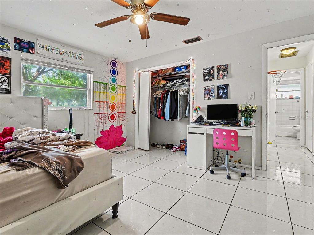 415 Oakmount Road Clearwater, FL 33765 - Photo 16 of 26