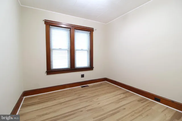 $2,400 | 42 Bismarck Avenue, Trenton, NJ 08629