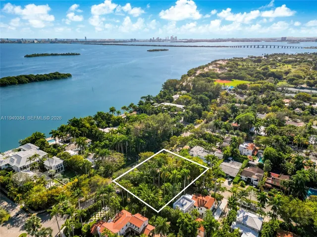 $5,990,000 | 5810 North Bayshore Drive, Miami, FL 33137