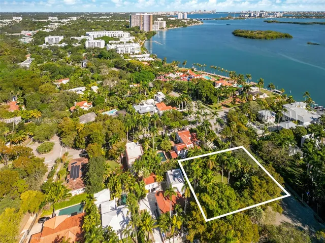 $5,990,000 | 5810 North Bayshore Drive, Miami, FL 33137