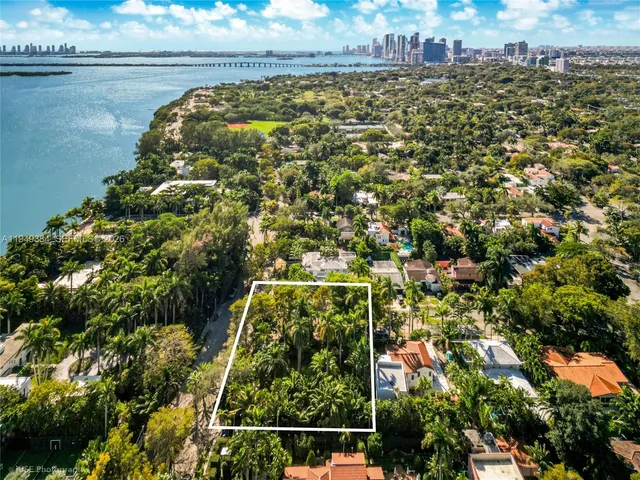 $5,990,000 | 5810 North Bayshore Drive, Miami, FL 33137
