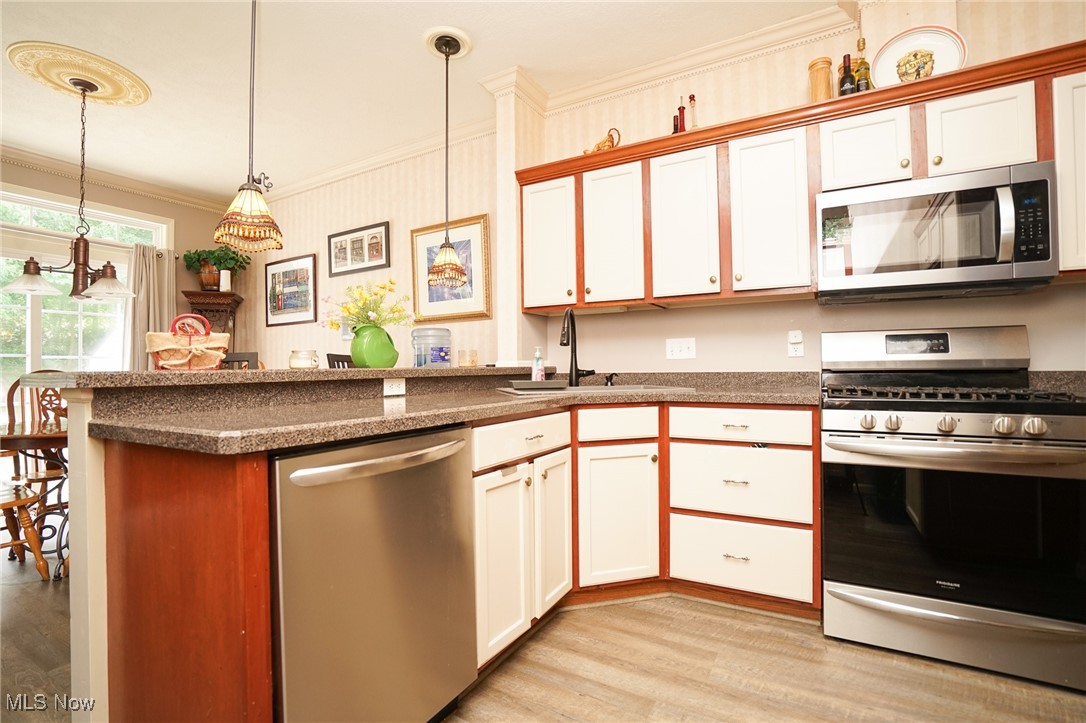 5645 Clingan Road, Unit 22D Struthers, OH 44471 - Photo 9 of 32 Gallery Image 9