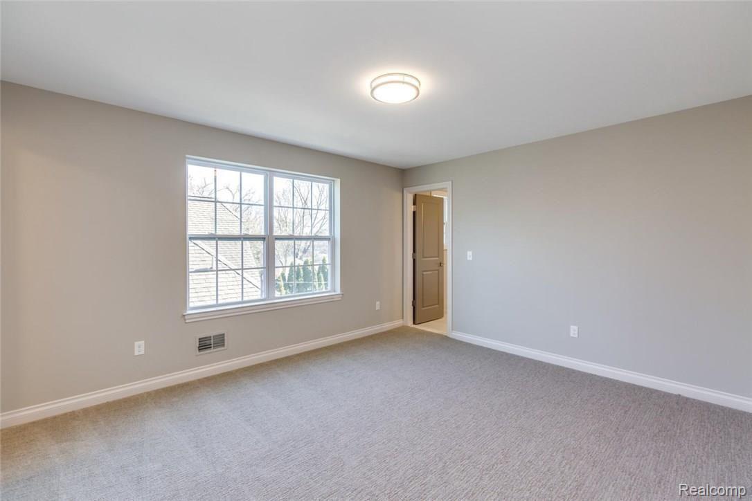 2578 Pembroke Road Birmingham, MI 48009 - Photo 21 of 32 2578 Pembroke Rd Birmingham MI-large-019-25-2578 Pembroke Rd00019-1500x1000-72dpi.jpg