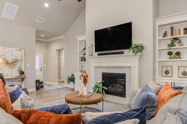 $349,500 | 135 Calvin Drive, Wolfforth, TX 79382