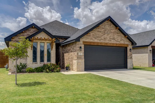 $349,500 | 135 Calvin Drive, Wolfforth, TX 79382