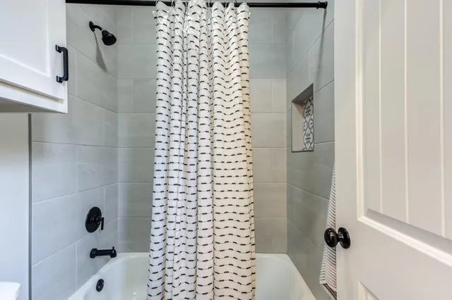 $349,500 | 135 Calvin Drive, Wolfforth, TX 79382