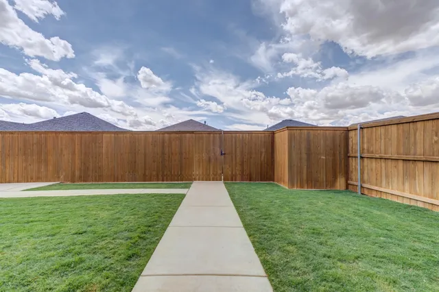 $349,500 | 135 Calvin Drive, Wolfforth, TX 79382