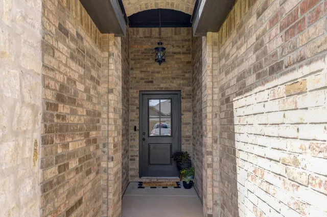 $349,500 | 135 Calvin Drive, Wolfforth, TX 79382