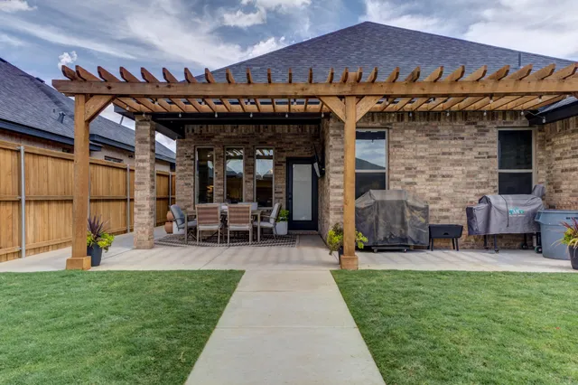 $349,500 | 135 Calvin Drive, Wolfforth, TX 79382