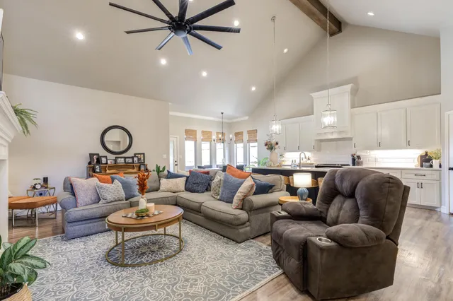 $349,500 | 135 Calvin Drive, Wolfforth, TX 79382