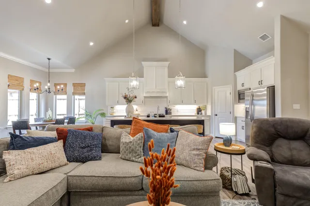 $349,500 | 135 Calvin Drive, Wolfforth, TX 79382