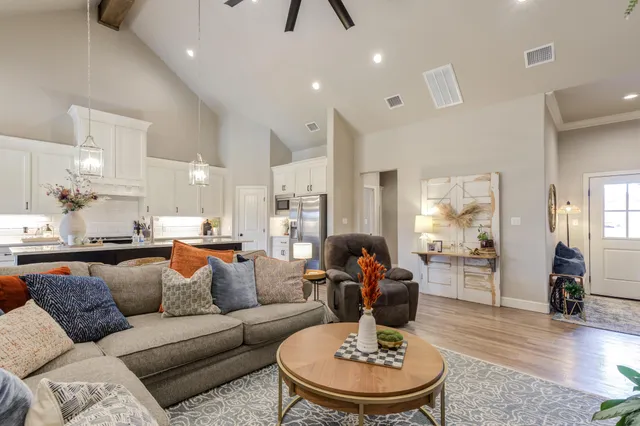 $349,500 | 135 Calvin Drive, Wolfforth, TX 79382